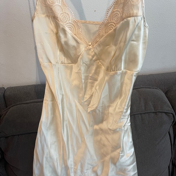 100% silk  nigh gown rob sets 2 pieces size L - Picture 9 of 11